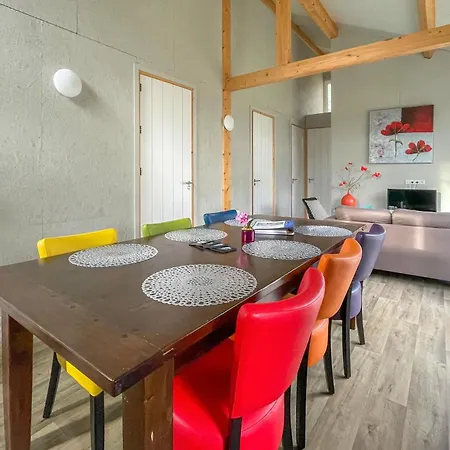 3 Bedroom Stunning In Сasa de vacaciones Meijel