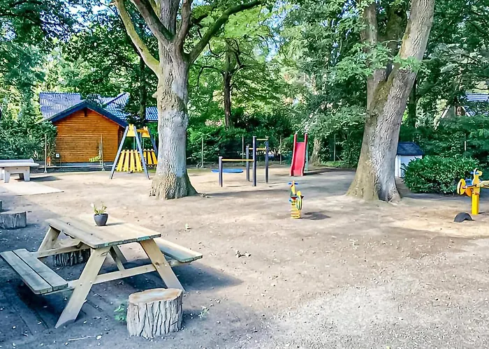 3 Bedroom Stunning In Hébergement de vacances Meijel